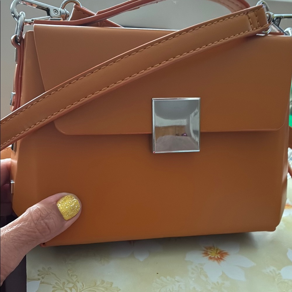 Elegant Tan Handbag